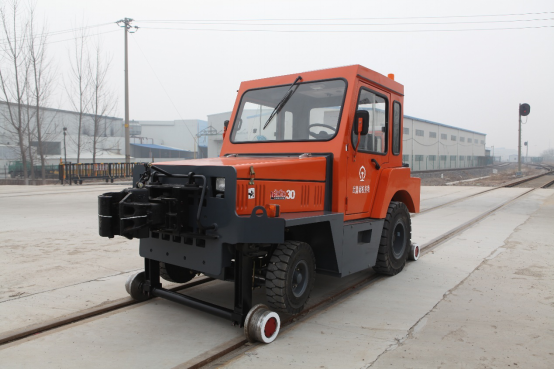 300t公鐵牽引車(chē)