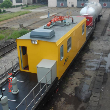 高壓絕緣子水沖洗車(chē)組