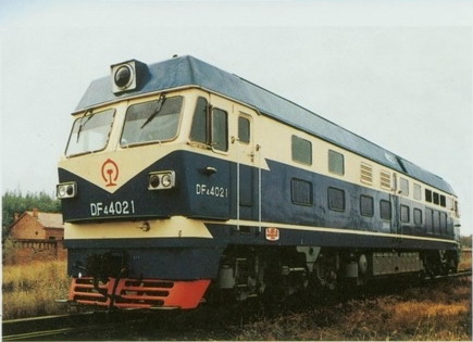 東風(fēng)4C型內燃機車(chē)